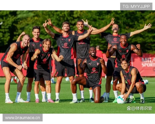 2024年AC米兰转会最新消息详细解析球队引援策略与核心目标